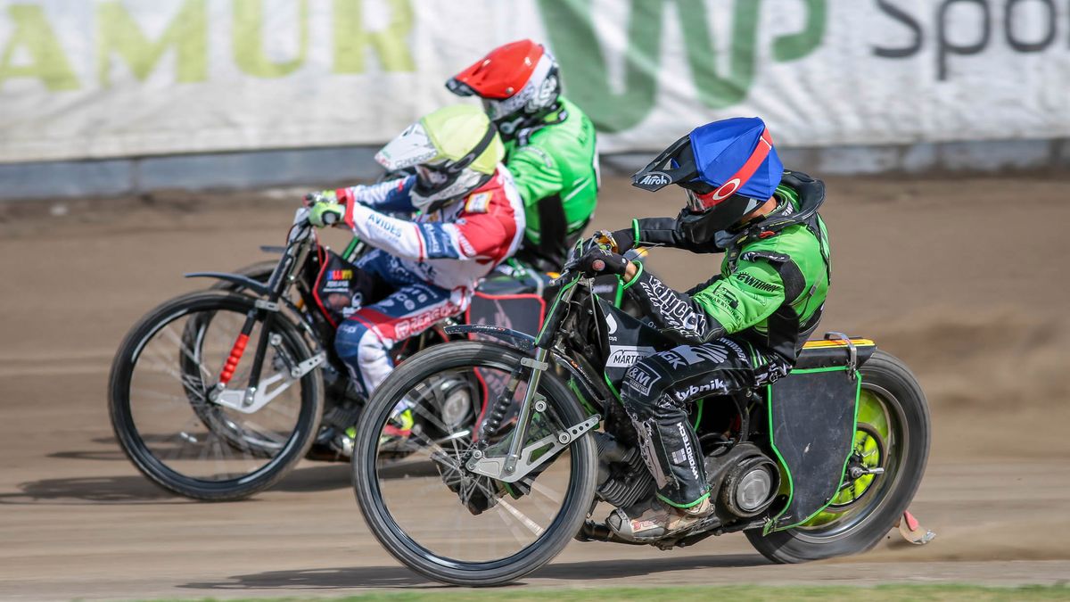 Zdjęcie okładkowe artykułu: WP SportoweFakty / Arkadiusz Siwek / Na zdjęciu: Kacper Tkocz (w niebieskim kasku)