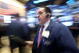 Dramatyczne spadki na chińskiej giełdzie odbiły się na innych rynkach