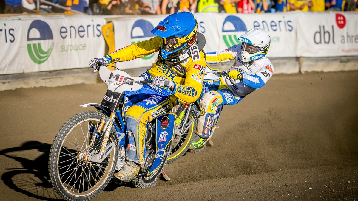 WP SportoweFakty / Tomasz Jocz / Na zdjęciu: Linus Sundstroem w niebieskim kasku