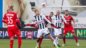 Ekstraklasa: kibice protestowali przed ratuszem