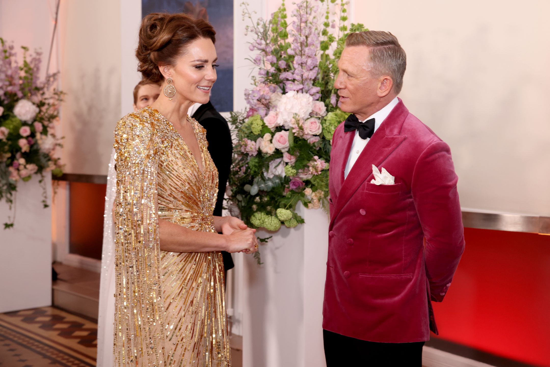 Księżna Kate gawędzi z Danielem Craigiem na premierze "No Time to Die" 