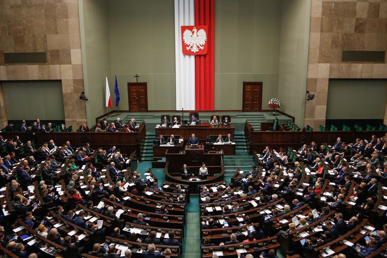 Na utrzymanie Sejmu Senatu i kancelarii Prezydenta wydajemy z budżetu ponad miliard zł. To zaledwie 0,2 proc.