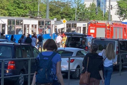 To już kolejny wpadek tramwajowy na ulicy Klimeckiego w Krakowie. W tym zderzeniu ucierpiało ponad 20 osób. Źródło: Platforma Komunikacyjna Krakowa - PKK/