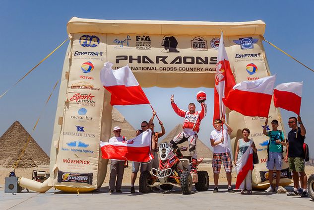 Meta z piramidami w tle / Fot. Mateusz Szelc