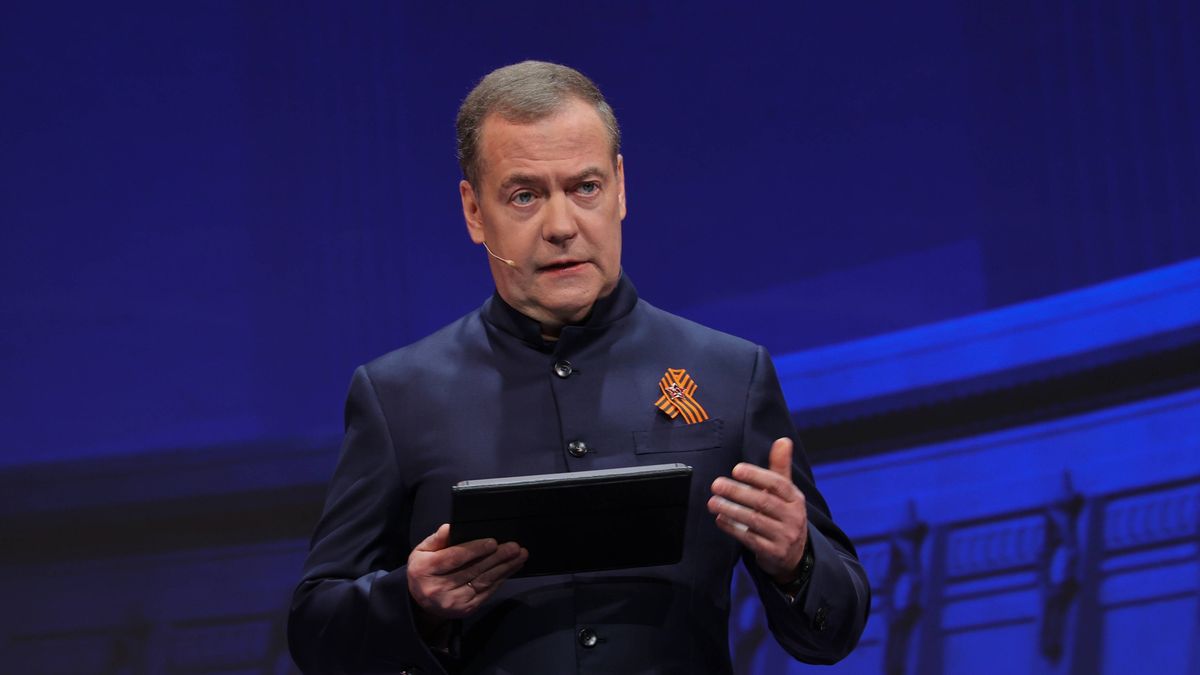 Miedwiediew znów straszy. "Spodziewajcie się dalszych kroków"