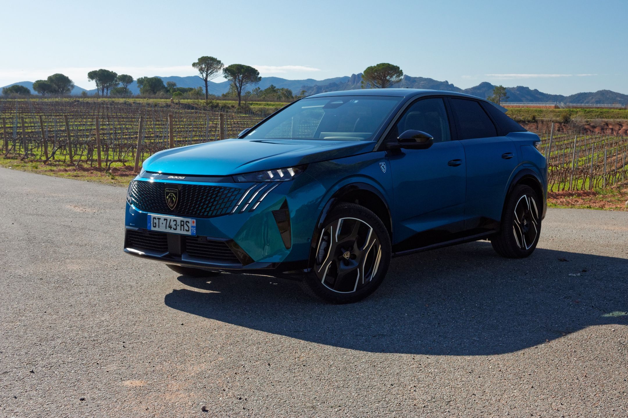 Peugeot E-3008