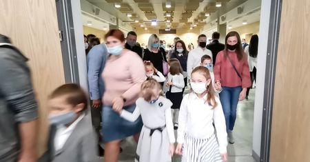 Koronawirus i nowe obostrzenia dla szkół. Nauczyciele mówią, co wymaga zmiany