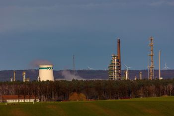 Awaria rurociągu przy polskiej granicy. "Wyciekło 200 m sześc. ropy naftowej"