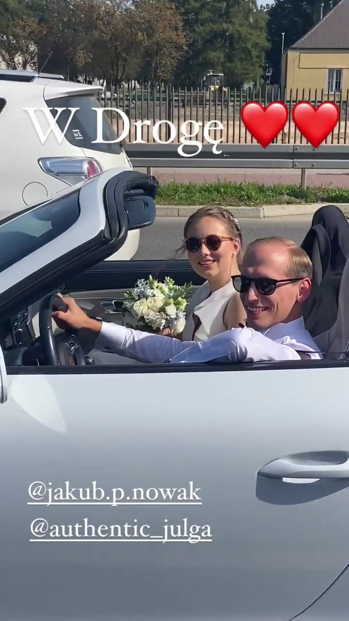 Julia Królikowska z mężem przejeżdżają na czerwonym świetle