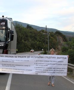 Zatrzymują samochody, blokują przejścia graniczne. Protest w Serbii