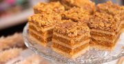 Ciasto warstwowe - orzechowa szarlotka. Nie może go zabraknąć w jesiennym menu