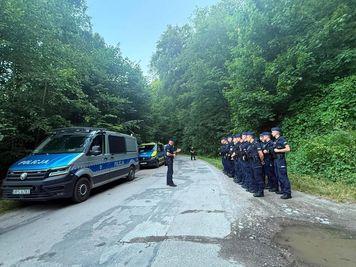 Tragedia pod Kielcami. Znaleziono ciało 64-latki, trwa obława za jej mężem
