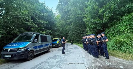 Tragedia pod Kielcami. Znaleziono ciało 64-latki, trwa obława za jej mężem