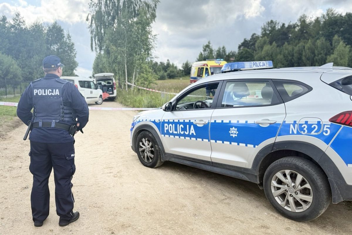 Zwłoki 23-latki w zaparkowanym samochodzie. Policja zatrzymała podejrzanego