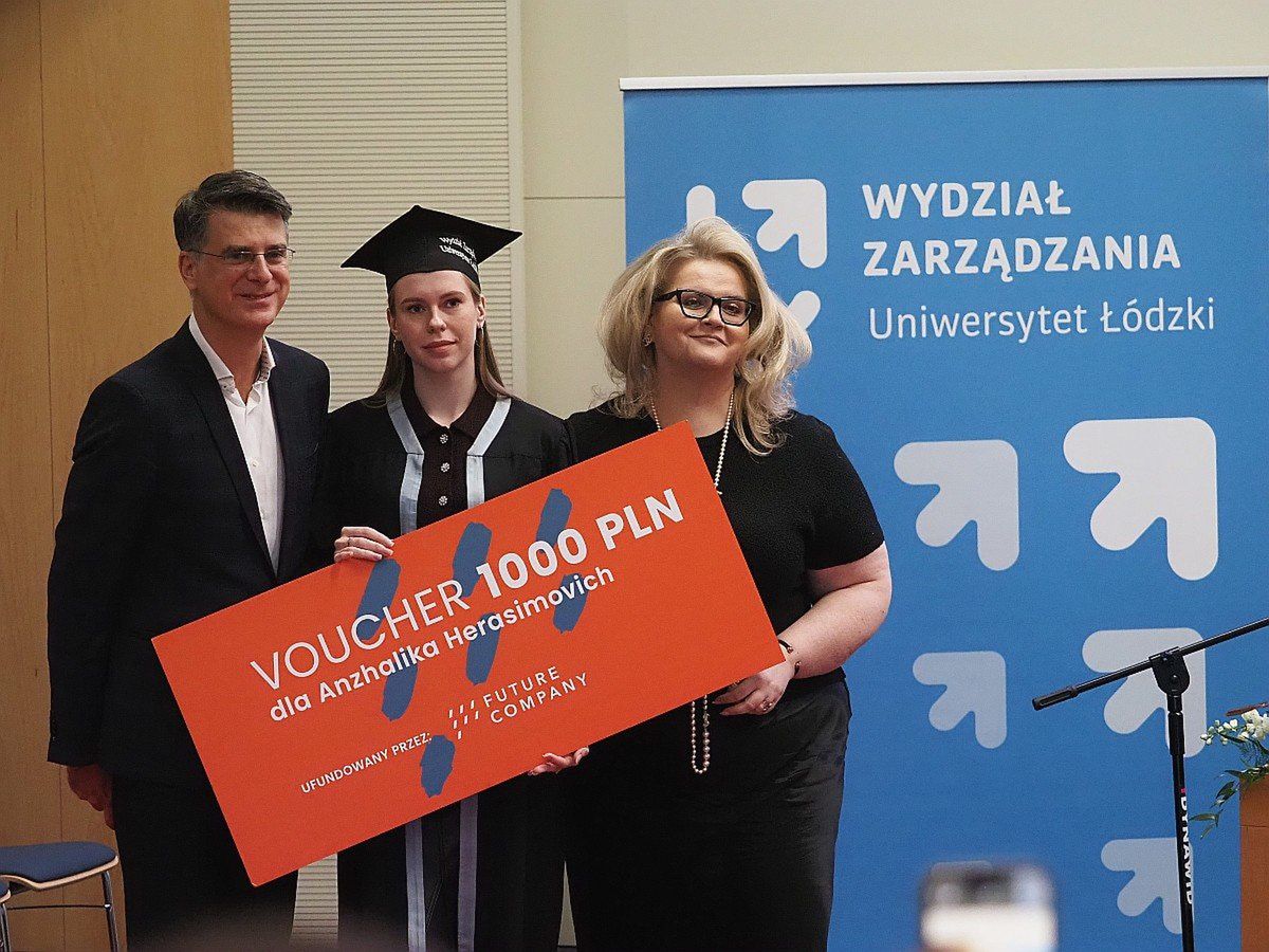 Rozdano nagrody dla najlepszych absolwentów.