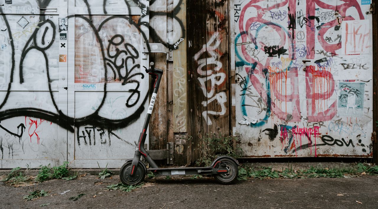 Segway-Ninebot i półautonomiczna e-hulajnoga. "Operatorzy zatrudniają zbyt wiele osób"