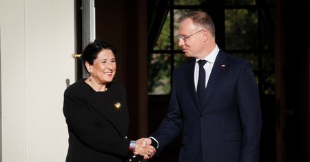 Duda rozmawiał z Zurabiszwili. Prosi rząd Gruzji o "umiar i rozwagę"