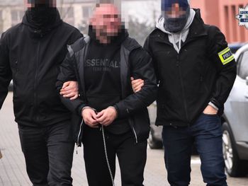 Śląsk: Policja rozbija grupę pseudokibiców. Sześć zatrzymań