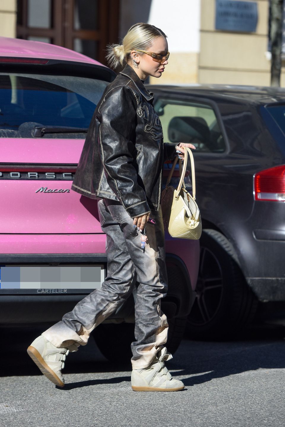 Odpicowana Lila Janowska stołuje się w modnej knajpce