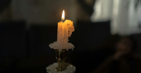 Rodzinne wróżby i zabawy andrzejkowe – jak stworzyć bezpieczną, domową tradycję?