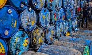 Iran spotęgował ataki na kluczowe cele. Ceny ropy znów mocno rosną