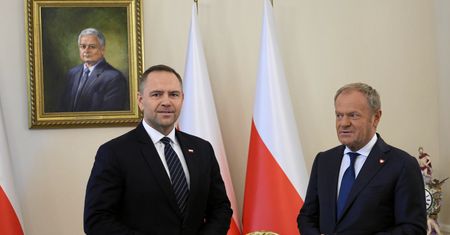 "Mogę lecieć, gdzie chcę". Karol Nawrocki zwraca się do Donalda Tuska