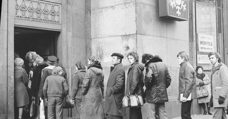 Żyłeś w PRL-u? Spróbuj sił w tej krzyżówce. Czeka na ciebie aż 25 haseł