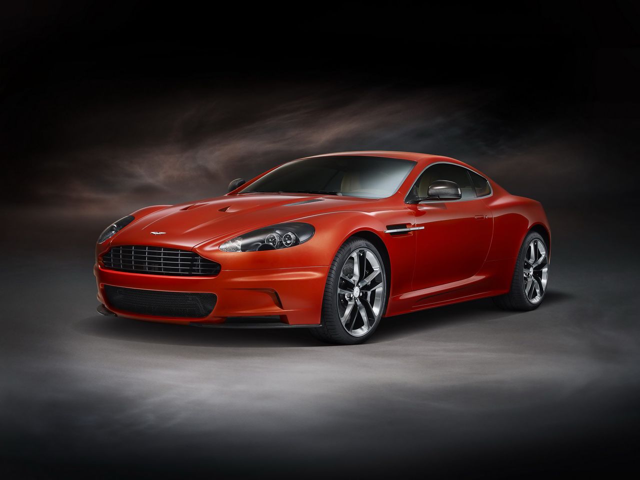 Aston Martin DBS Carbon Edition – odświeżona wersja specjalna we Frankfurcie [aktualizacja - wideo]