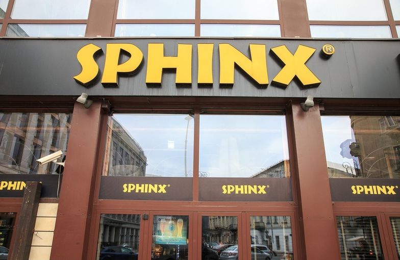 Flagowym okrętem spółki jest sieć restauracji Sphinx.