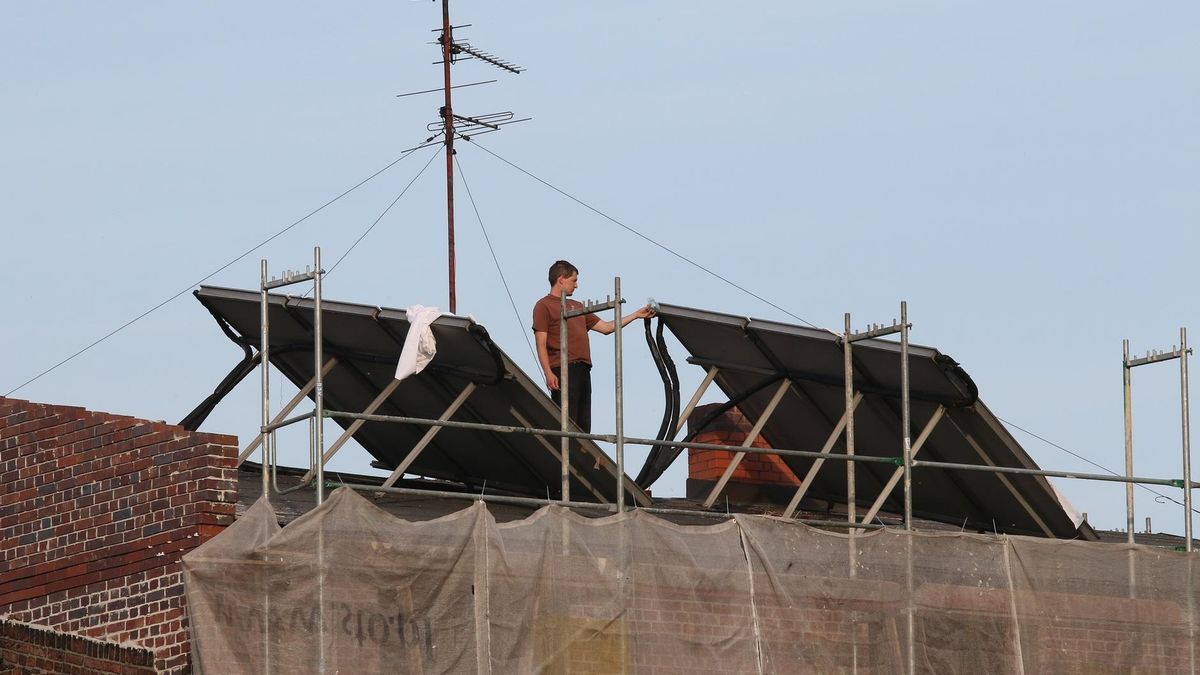 Nowoczesne panele świetnie radzą sobie z produkcją prądu nawet przy dużym zachmurzeniu.