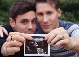 Olimpijczyk-gej i jego mąż spodziewają się dziecka! Pokazali zdjęcie płodu (FOTO)