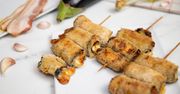 Lepsze niż klasyczny grill. Te chrupiące roladki na patyku to absolutny hit obiadowy