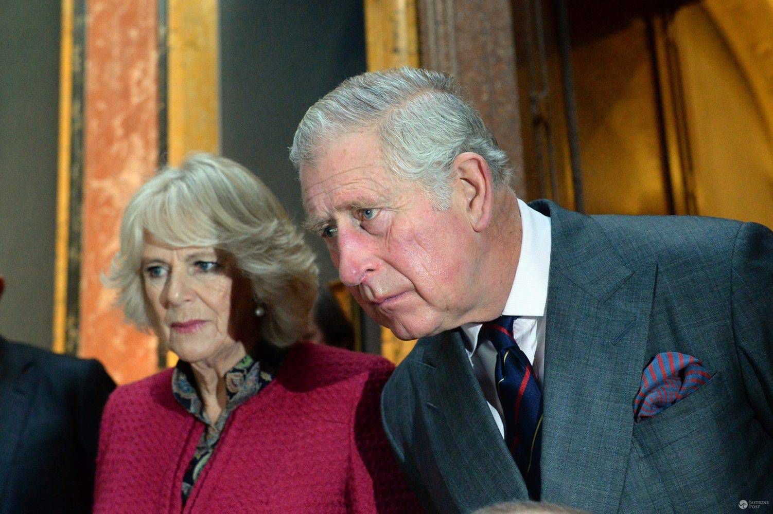 Księżna Camilla i książę Karol podczas wizyty w Cambridge