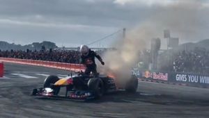 Sceny podczas pokazu. Bolid F1 stanął w płomieniach