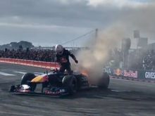 Bolid F1 stanął w płomieniach