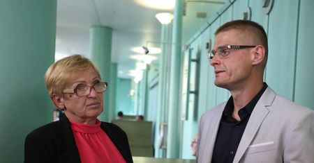 Matka Komendy wyznała prawdę. Oto co zostawili jej na klamce