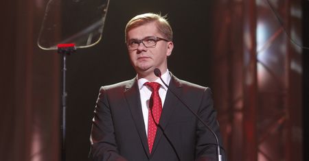 Sylwester Latkowski nakręcił dla TVP kolejny dokument. Pyta: "co wiedział premier Tusk?"
