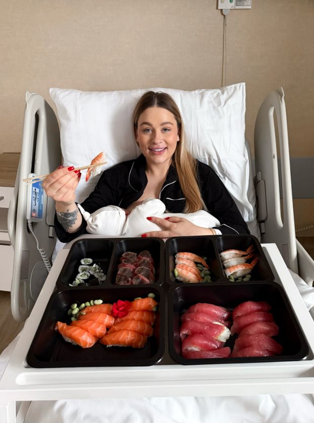 Andziaks z synem. Je sushi na porodówce