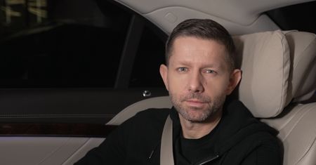 Na koncie ma miliony. Zaczynał od kuchni w Pizza Hut. "Abstrakcyjna kasa!"