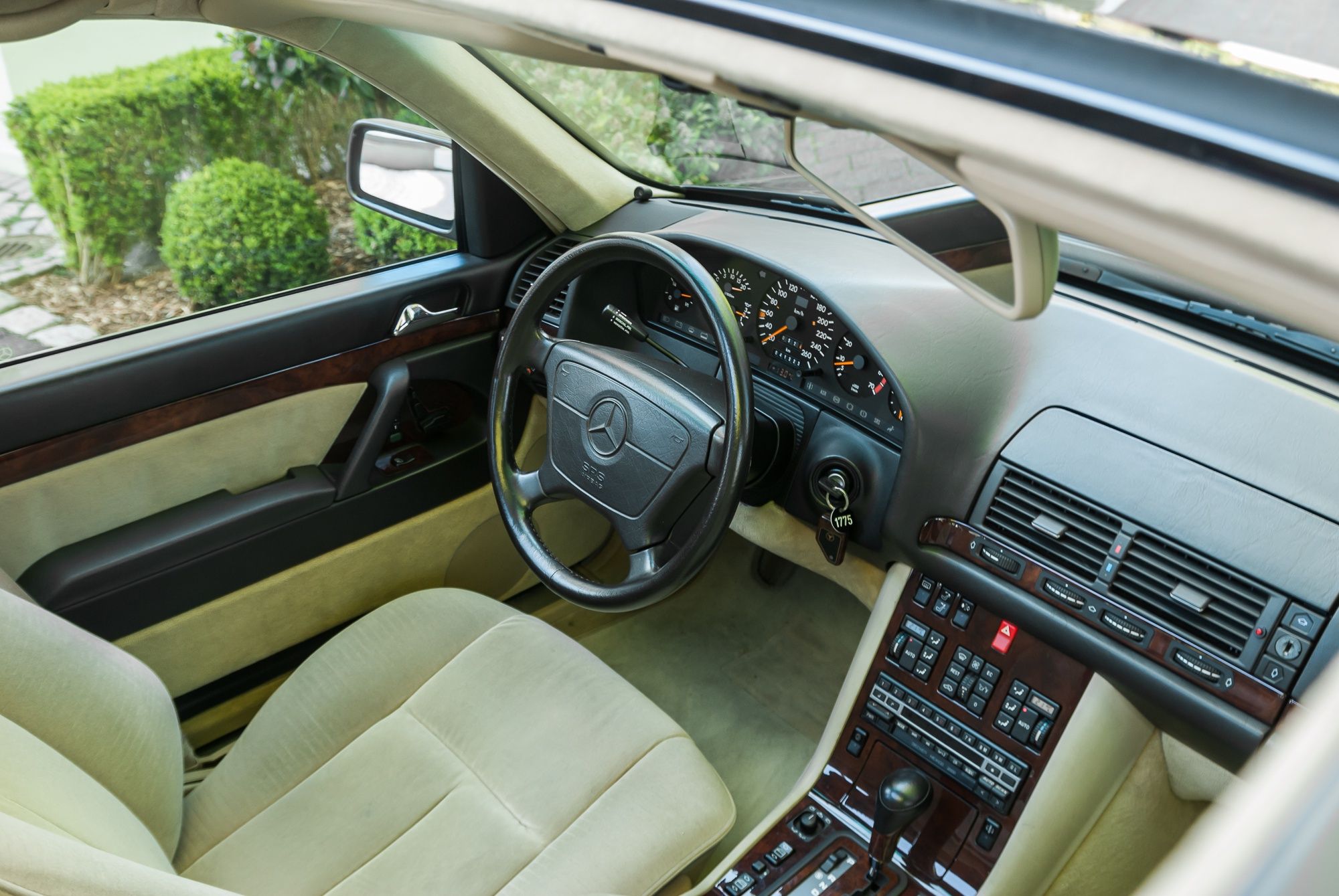 Mercedes-Benz 600 SEL
