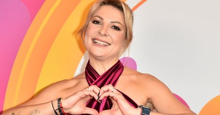 Magdalena Narożna BEZ MAKIJAŻU pozdrawia prosto z łóżka (FOTO)
