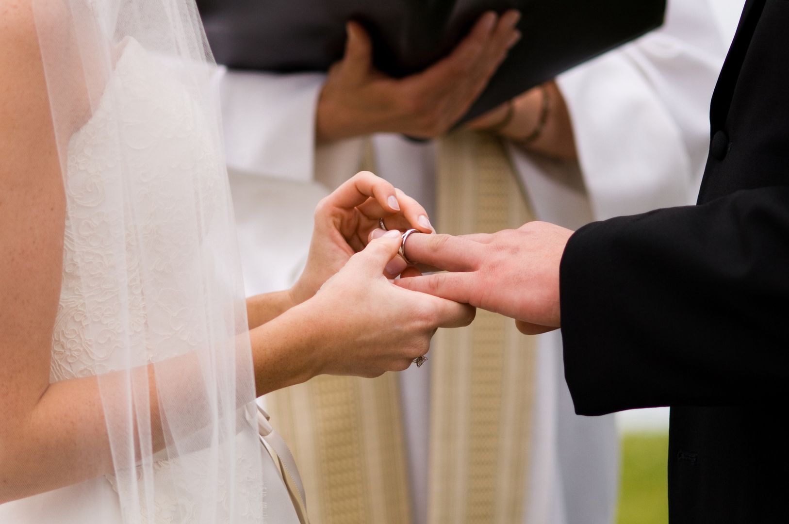 Małżeństwo bez dziecka jest grzechem? Odpowiedź księdza