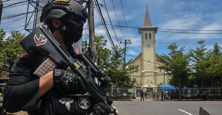 Indonezja. Zamachowcy-samobójcy wysadzili się przed katedrą