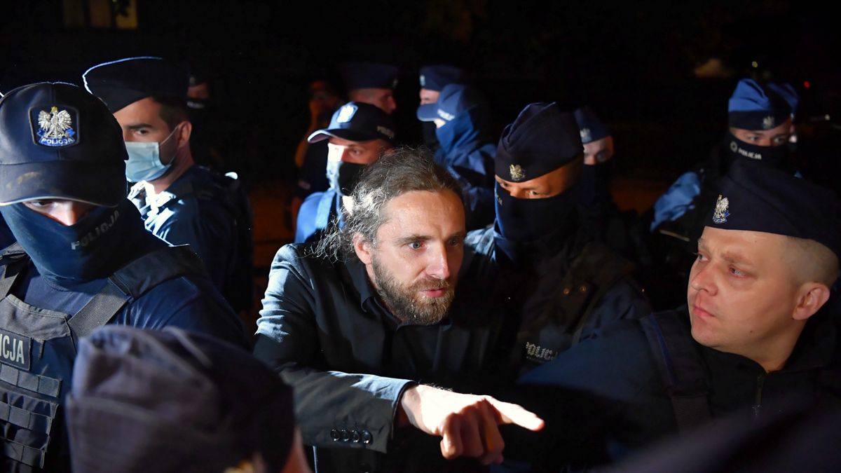 Dobromir Sośnierz został zaatakowany przez protestujących