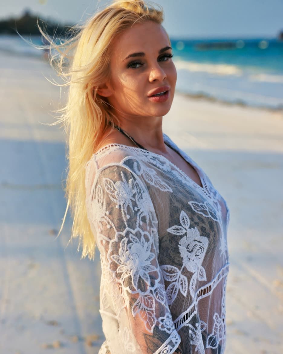 Aleksandra Hałabuda - Hotel Paradise 3