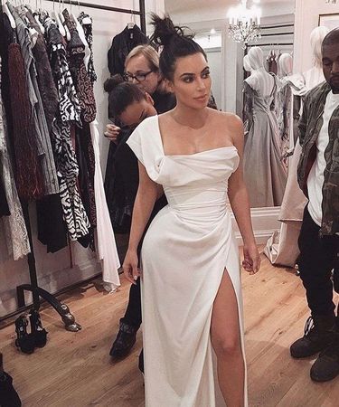 Kim Kardashian w sukni ślubnej od Vivienne Westwood