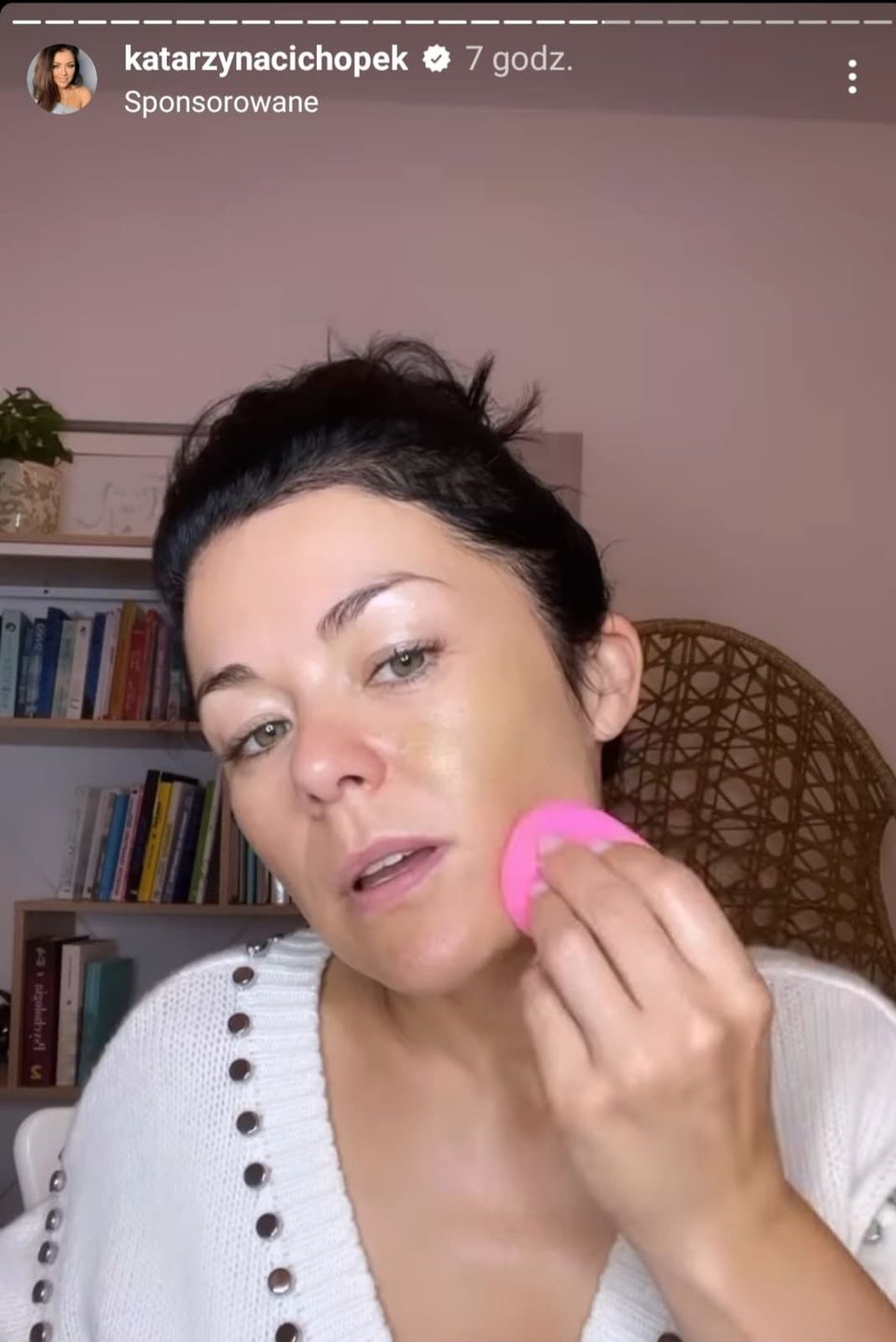 Kasia Cichopek robi makijaż