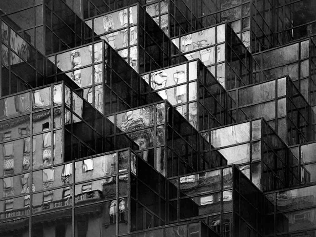 W kategorii zdjęć czarno białych zwyciężył Roger Arnall z Australii zdjęciem budynków z Nowego Jorku.