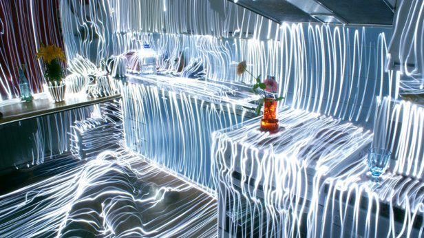 Kolorowe malowidła świetlne nadadzą 3 wymiar ludziom, przedmiotom i pomieszczeniom 1