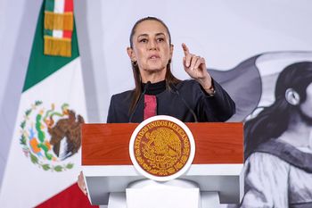 Prezydent Meksyku krytykuje FIFA. "Piłka nożna musi być czymś więcej niż biznesem"